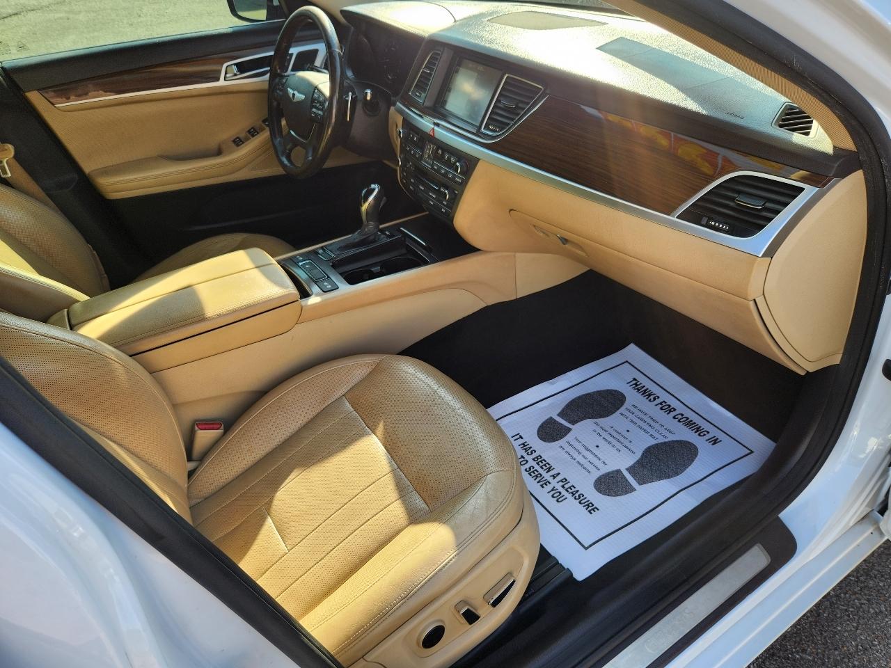 Hyundai Genesis 3.8L 2015