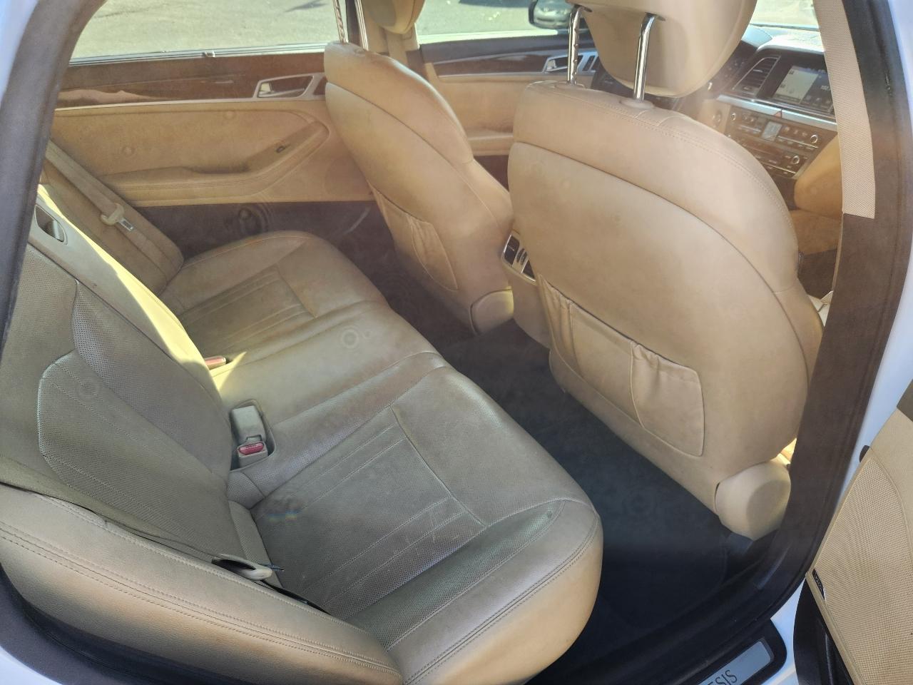Hyundai Genesis 3.8L 2015