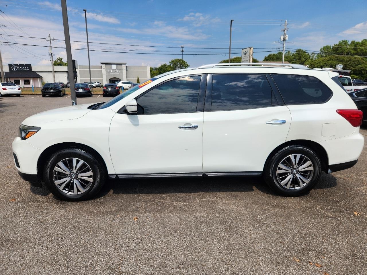 Nissan Pathfinder Platinum 2WD 2017