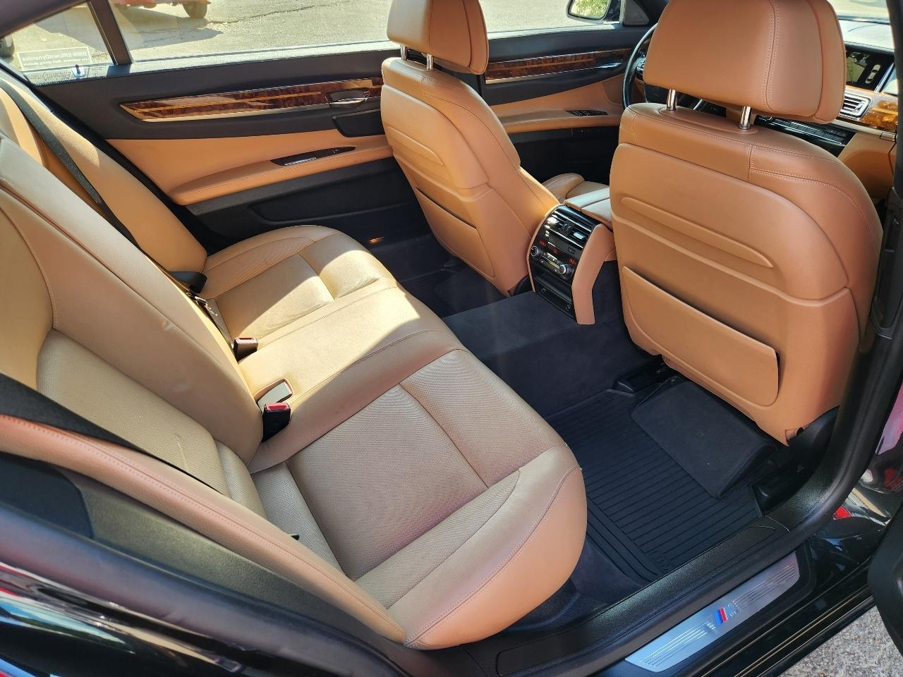 BMW 7-Series 740iL 2015