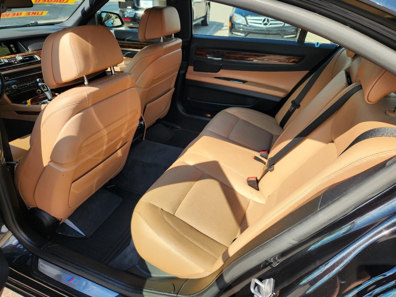 BMW 7-Series 740iL 2015