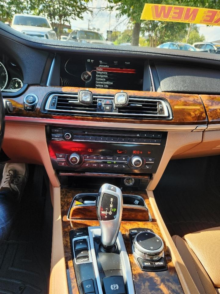 BMW 7-Series 740iL 2015