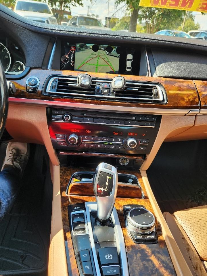 BMW 7-Series 740iL 2015