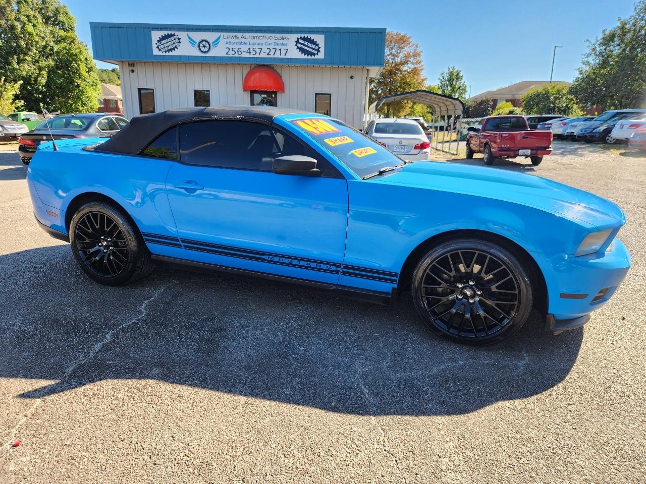 Ford Mustang V6 Convertible 2011
