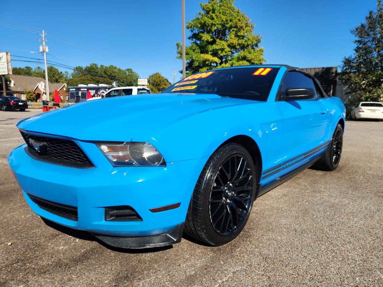 Ford Mustang V6 Convertible 2011