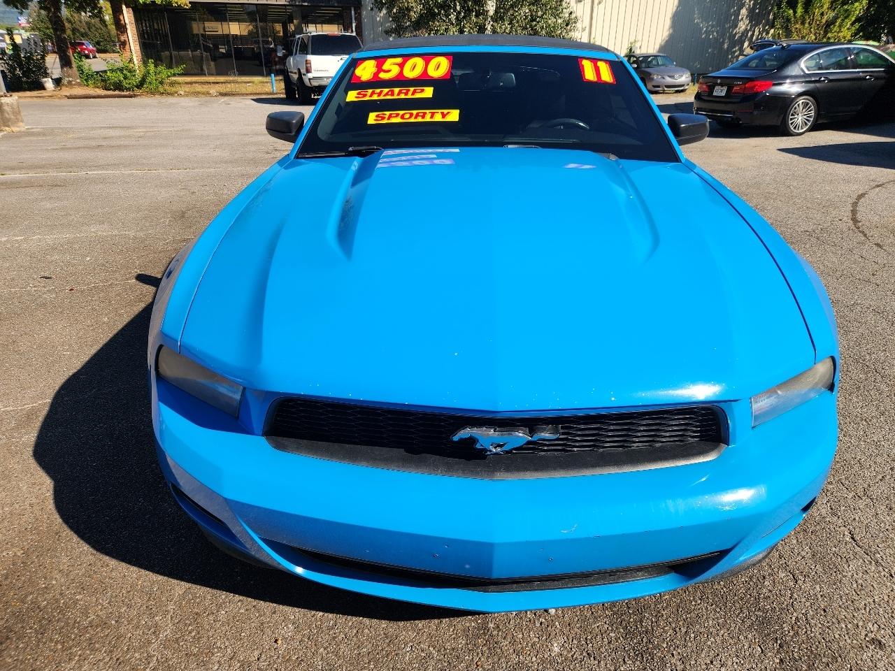 Ford Mustang V6 Convertible 2011