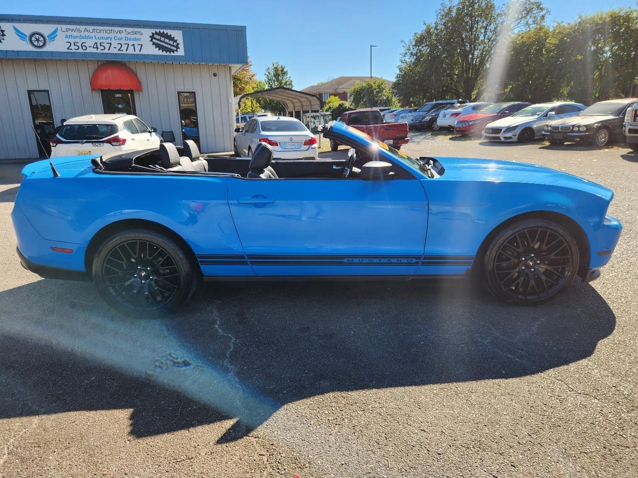 Ford Mustang V6 Convertible 2011