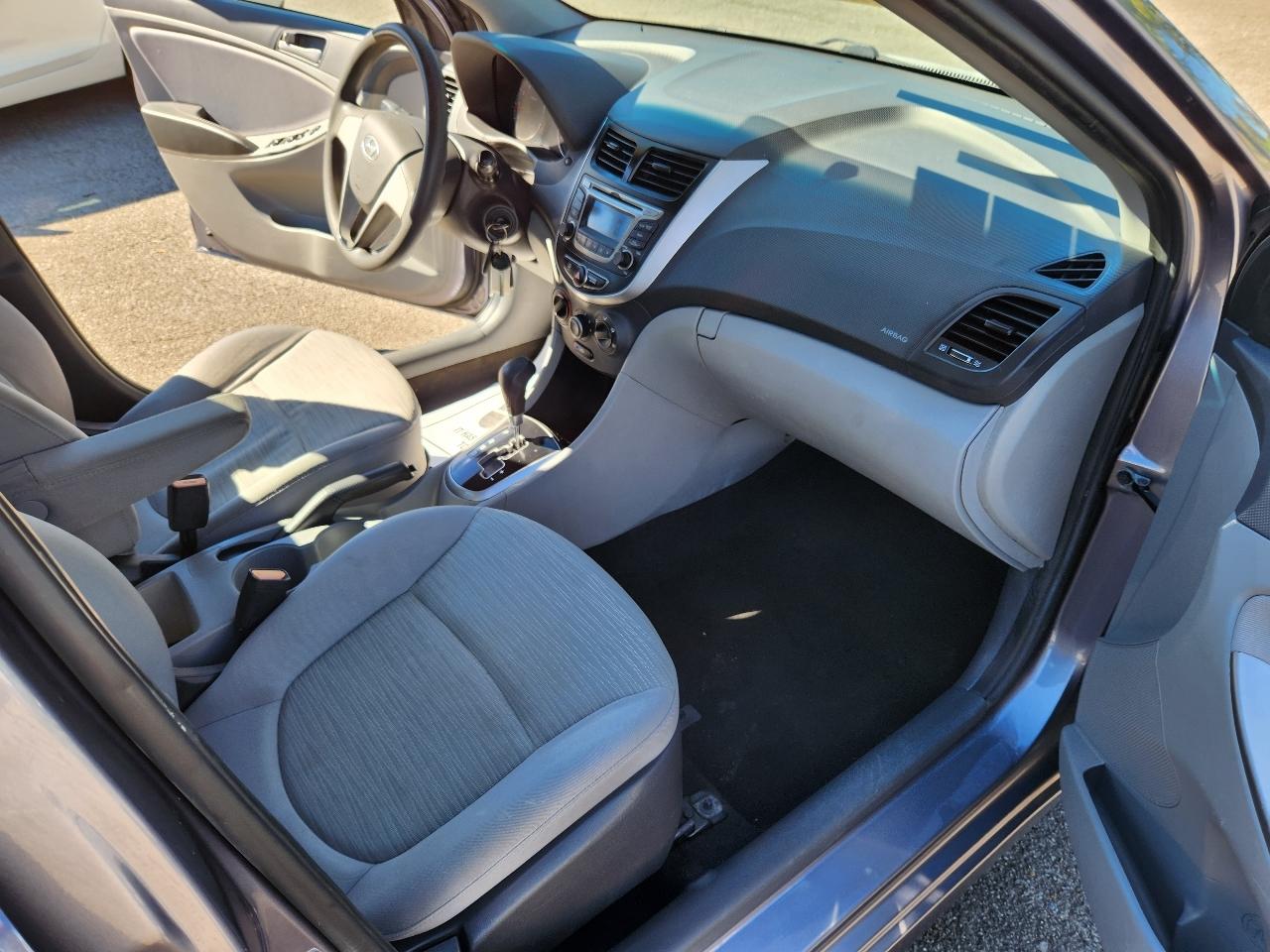 Hyundai Accent SE 4-Door 6A 2016