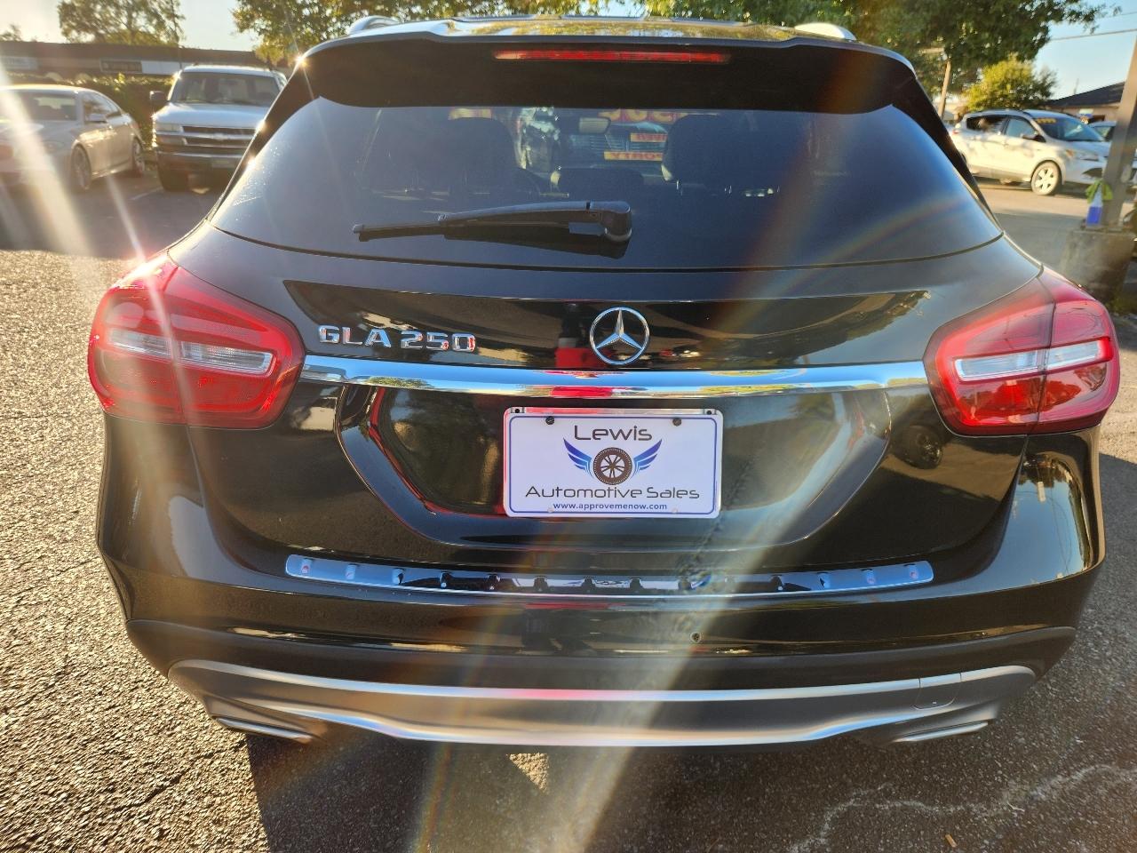 Mercedes-Benz GLA-Class GLA250 2016
