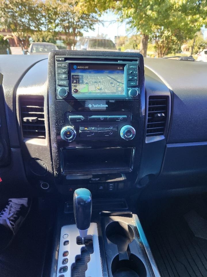 Nissan Titan SV Crew Cab 2WD 2015