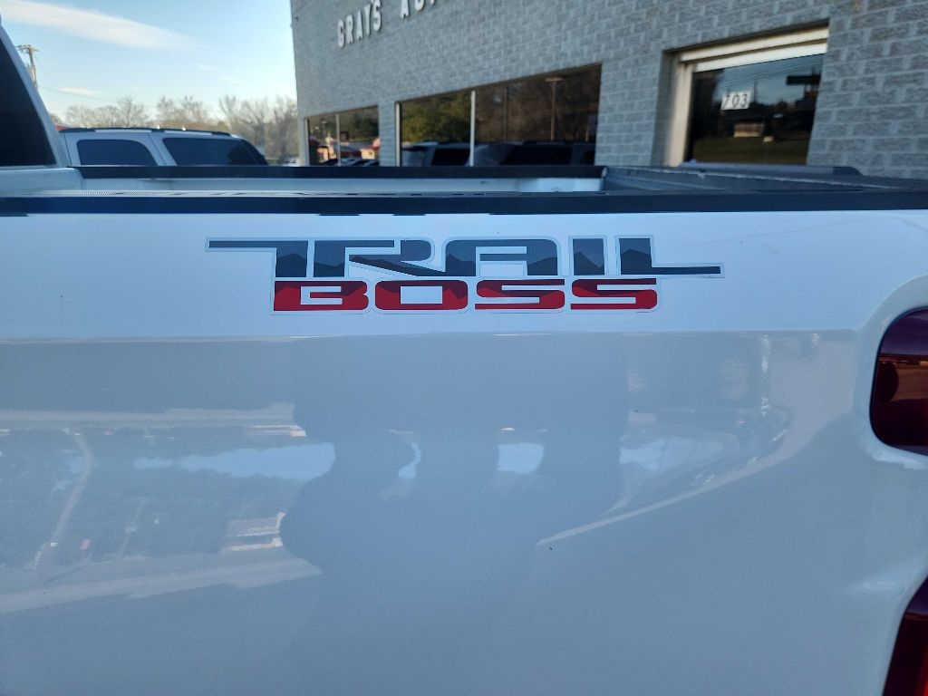 Chevrolet Silverado 1500 Limited Custom Trail Boss Crew Cab Long Box 4WD 2022