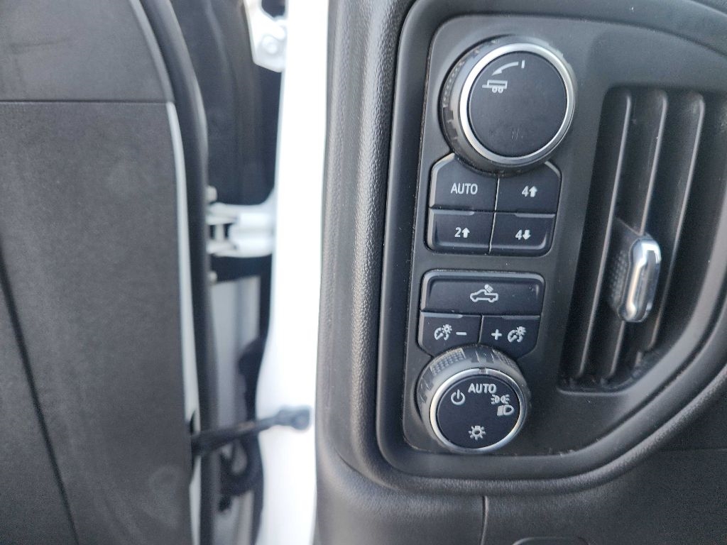 Chevrolet Silverado 1500 Limited Custom Trail Boss Crew Cab Long Box 4WD 2022