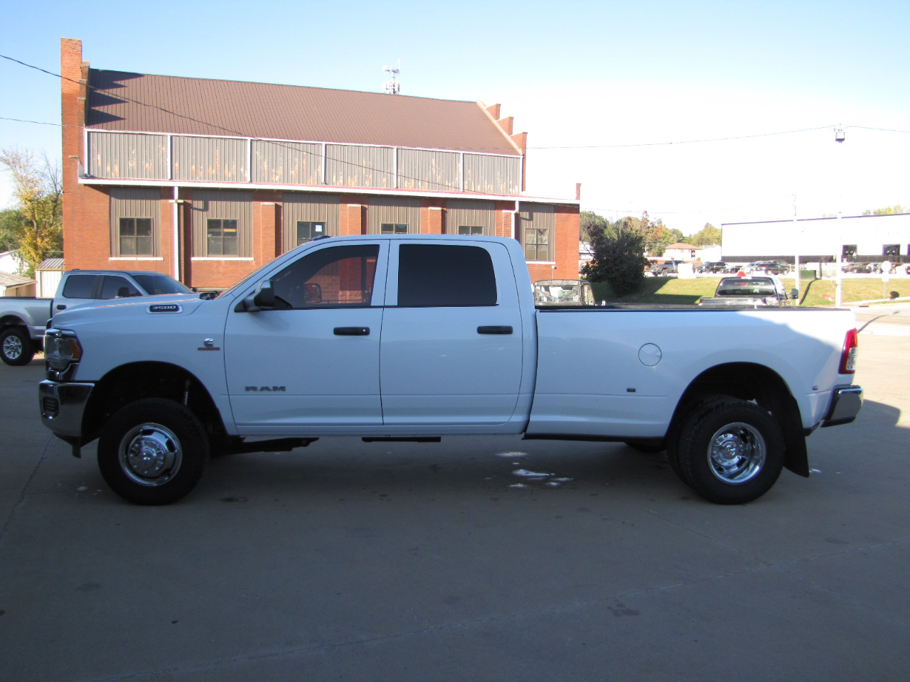 RAM 3500 Tradesman Crew Cab 4WD DRW 2021 RAM 3500 Tradesman Crew Cab 4WD DRW 2021