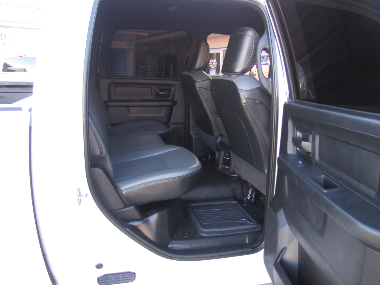 RAM 3500 Tradesman Crew Cab 4WD DRW 2021 RAM 3500 Tradesman Crew Cab 4WD DRW 2021
