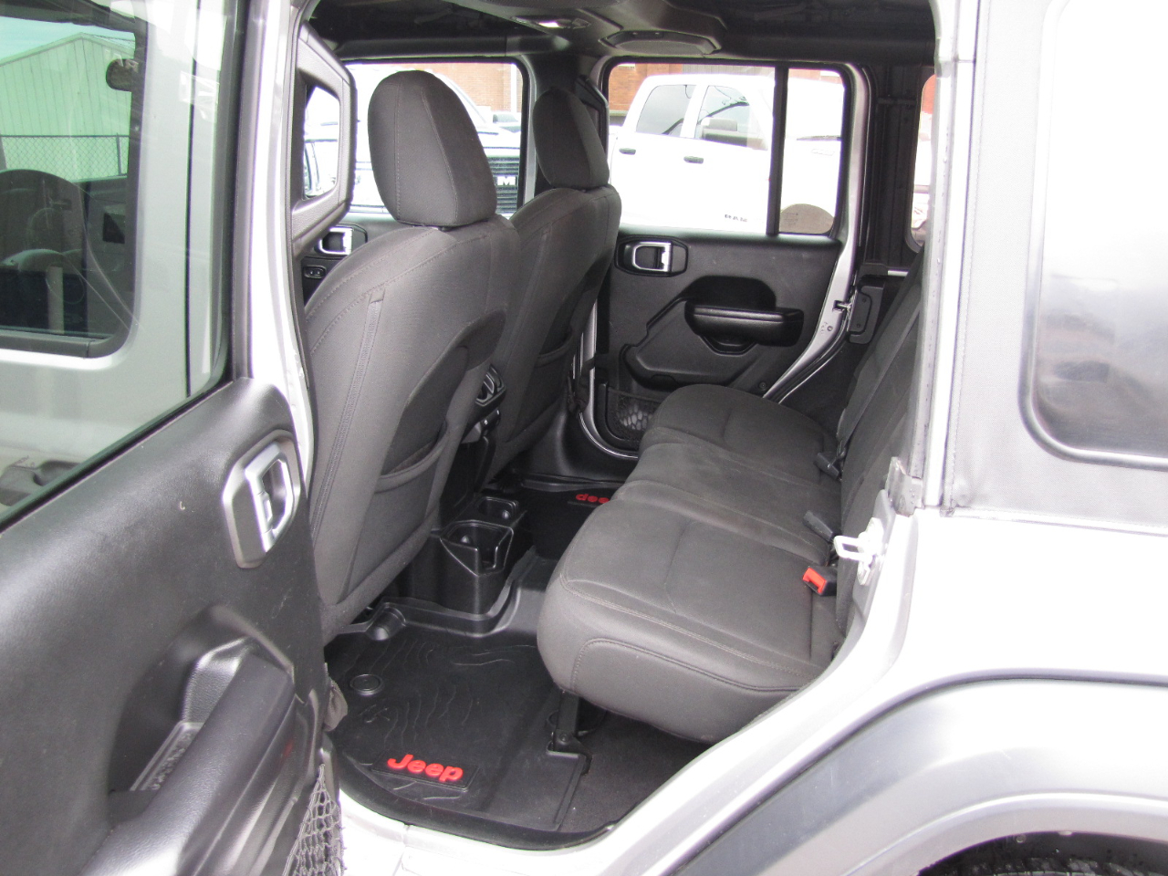 Jeep Wrangler Unlimited Sport 2018