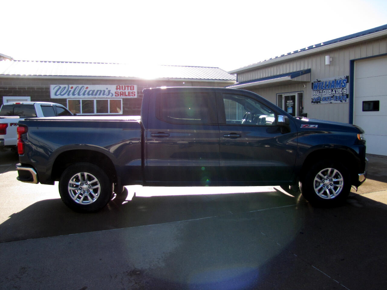 Chevrolet Silverado 1500 LT Crew Cab 4WD 2021
