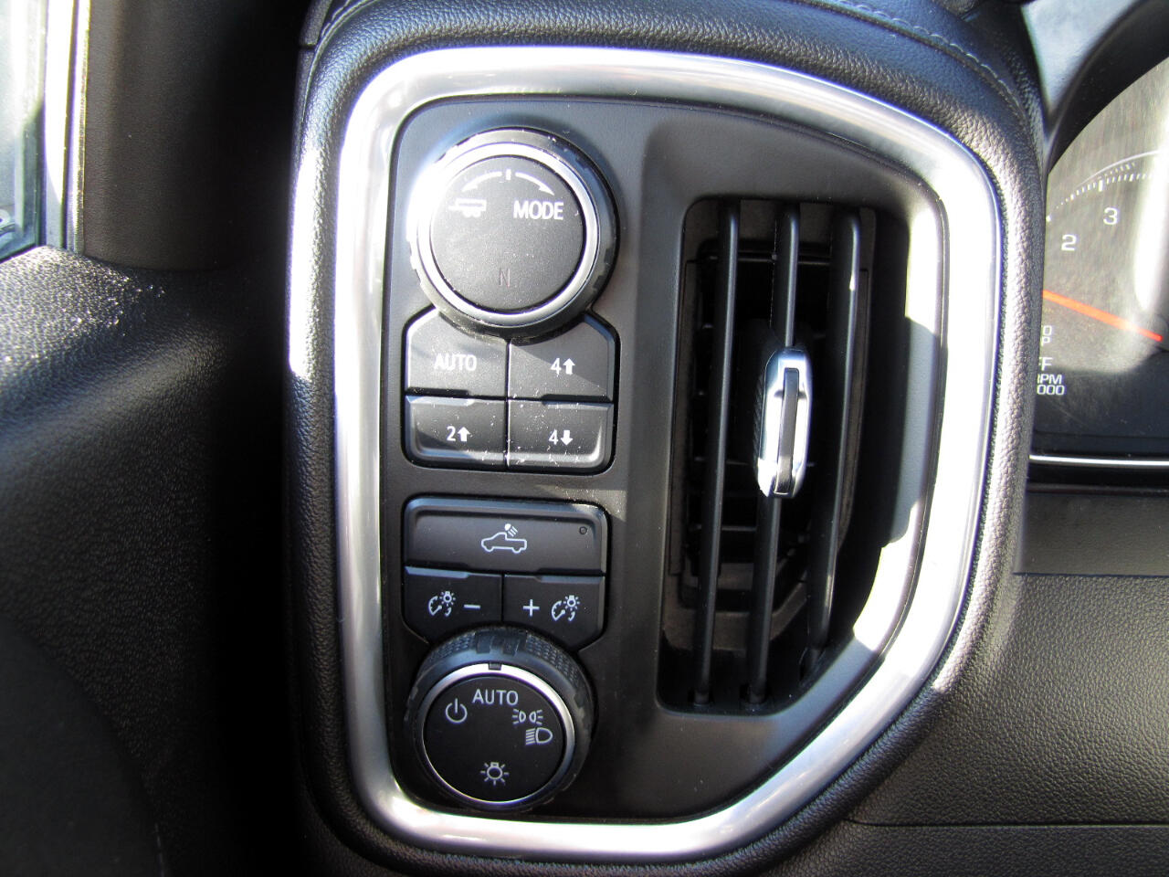 Chevrolet Silverado 1500 LT Crew Cab 4WD 2021