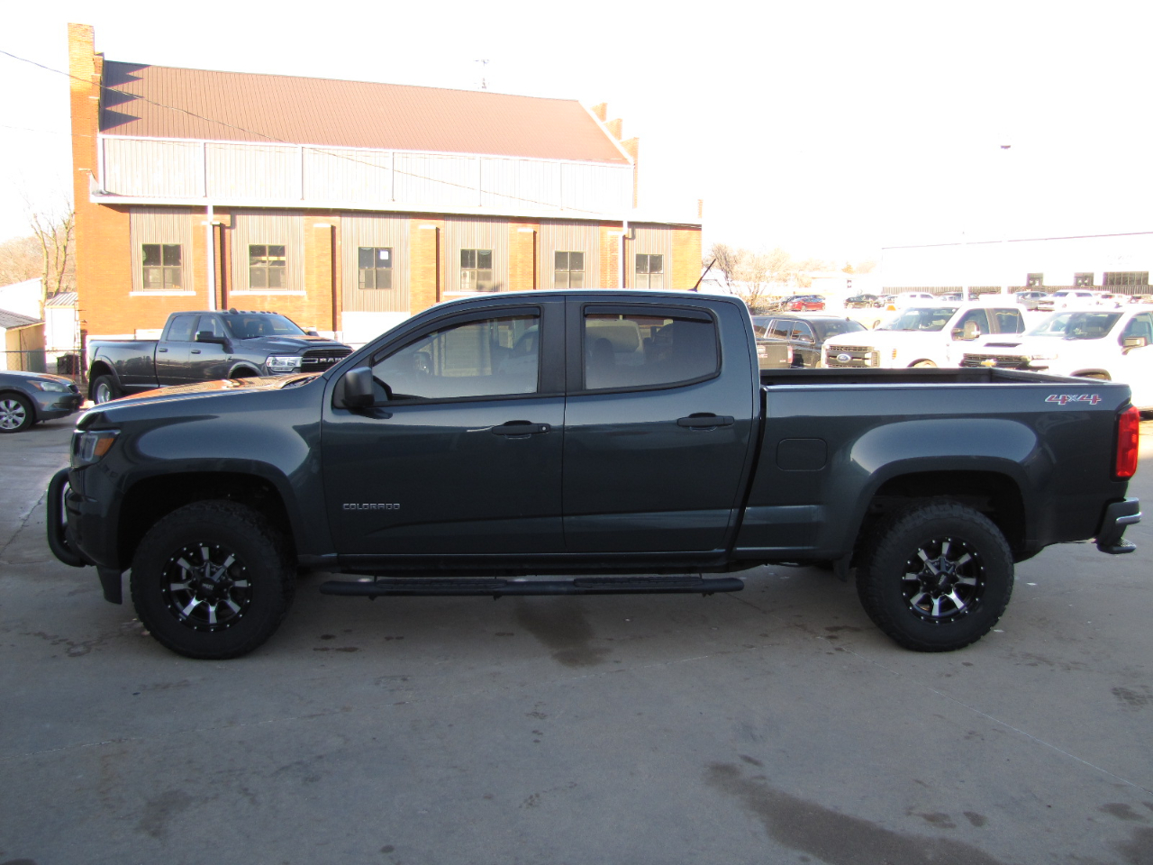 Chevrolet Colorado Work Truck Crew Cab 4WD Long Box 2017