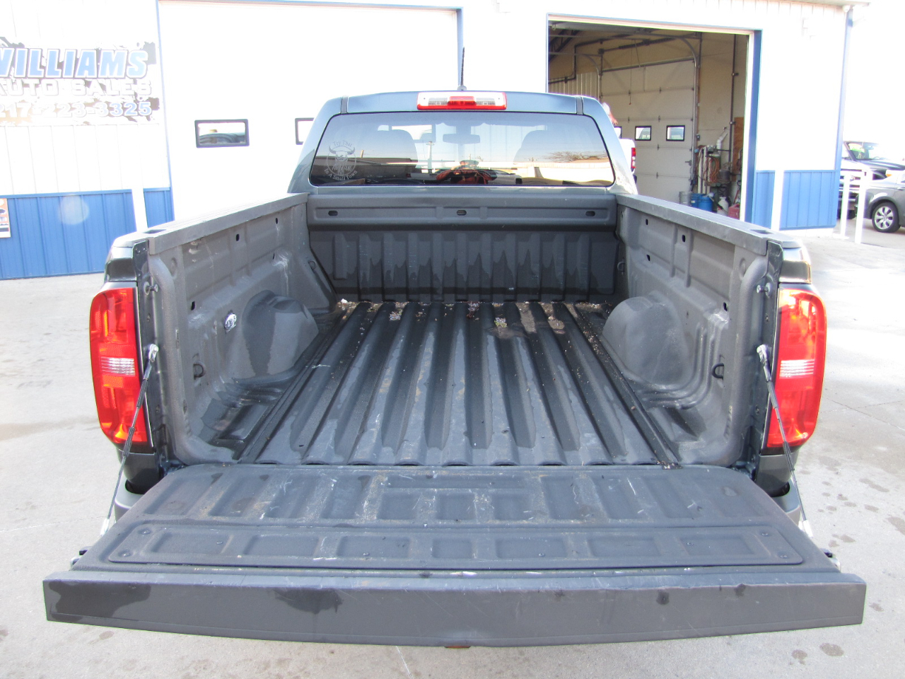 Chevrolet Colorado Work Truck Crew Cab 4WD Long Box 2017