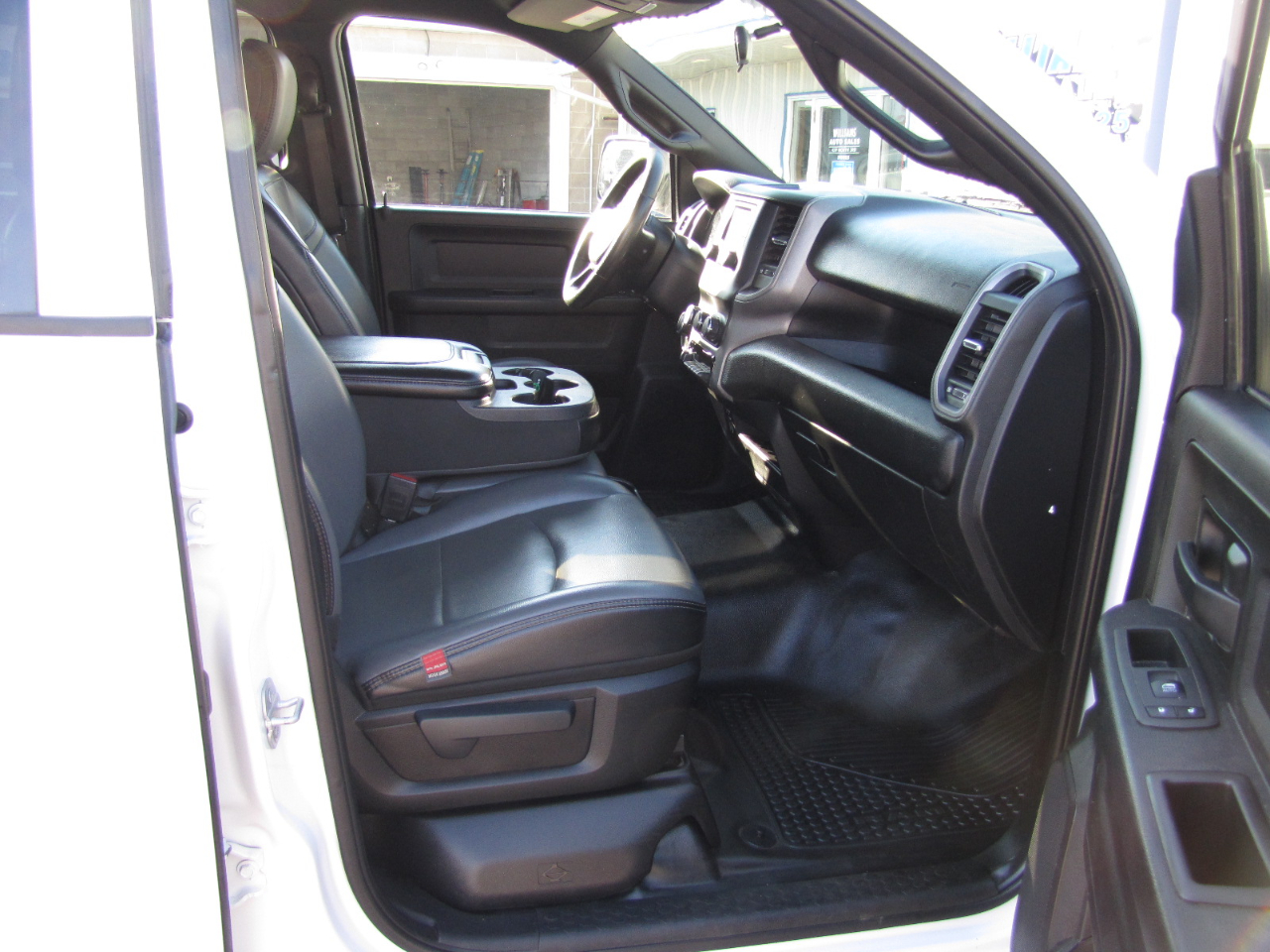 RAM 2500 Tradesman Crew Cab LWB 4WD 2021