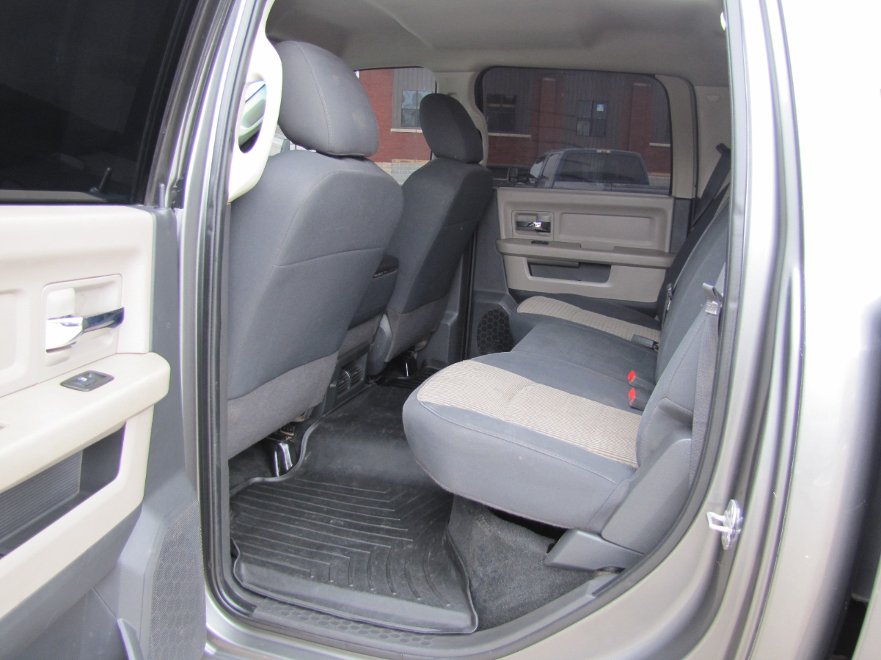 RAM 2500 SLT Crew Cab SWB 4WD 2011