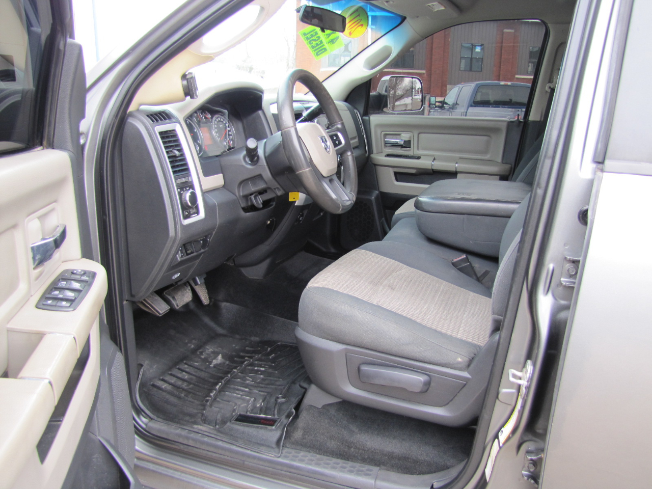 RAM 2500 SLT Crew Cab SWB 4WD 2011