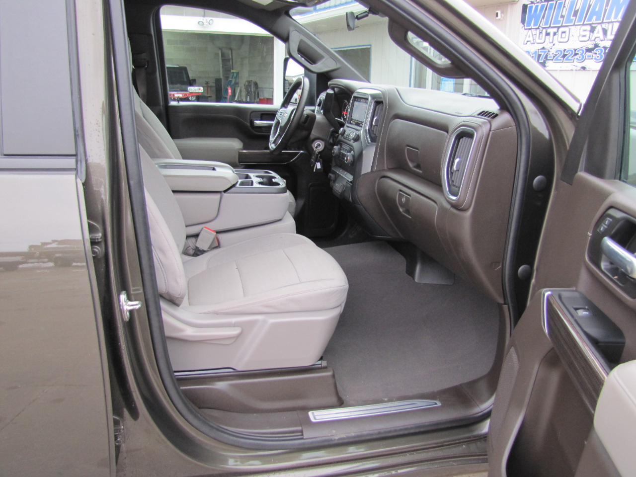 Chevrolet Silverado 2500HD LT Crew Cab Short Box 4WD 2023