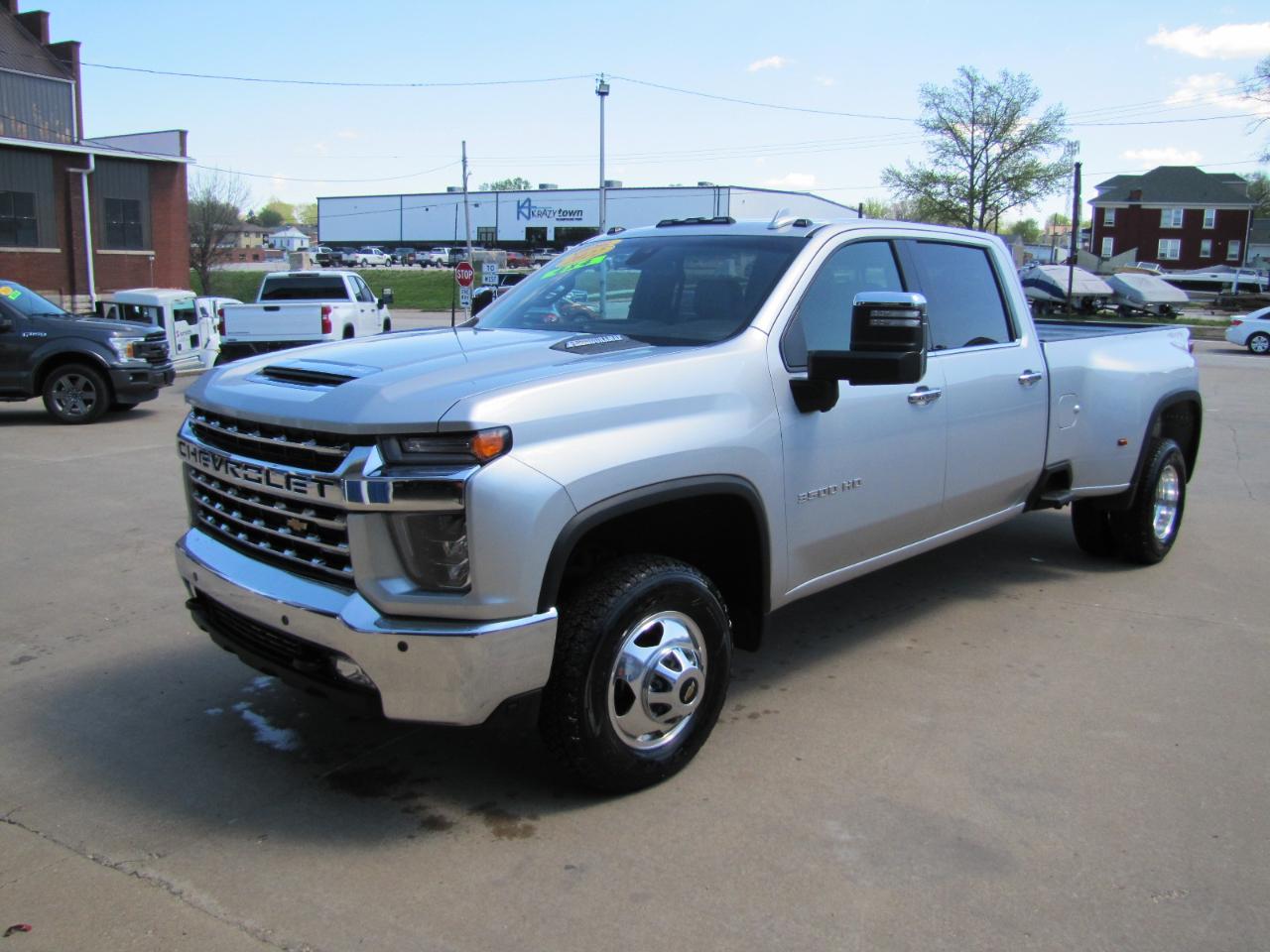2022 Chevrolet Silverado 3500HD LTZ Crew Cab 4WD