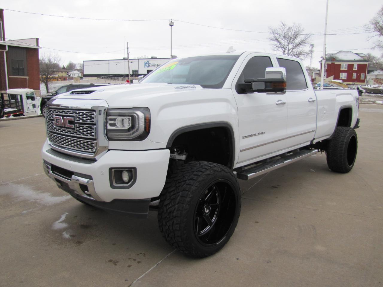 GMC Sierra 3500HD Denali Crew Cab 4WD 2017