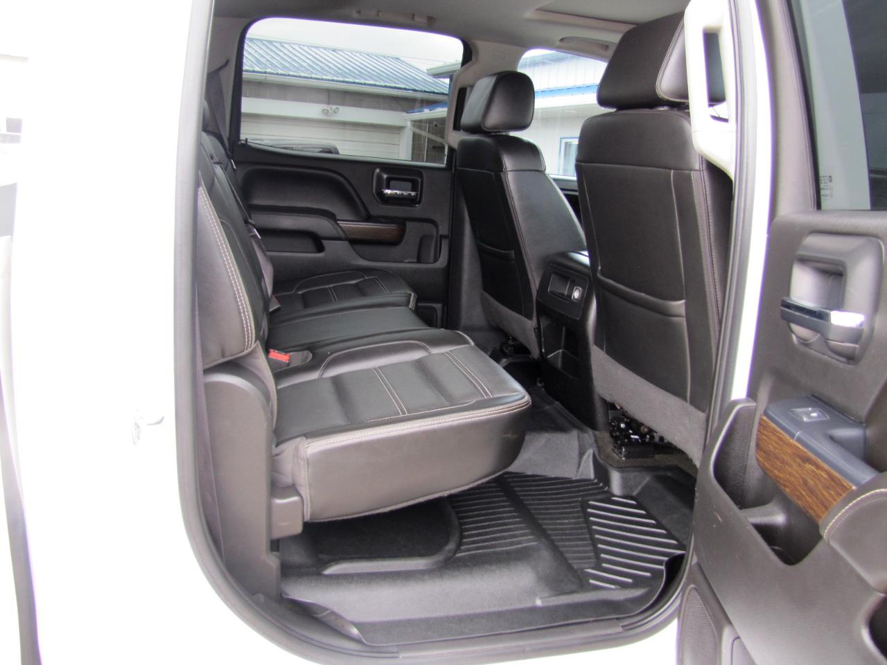 GMC Sierra 3500HD Denali Crew Cab 4WD 2017