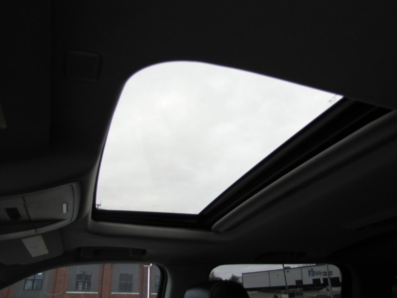 GMC Sierra 3500HD Denali Crew Cab 4WD 2017