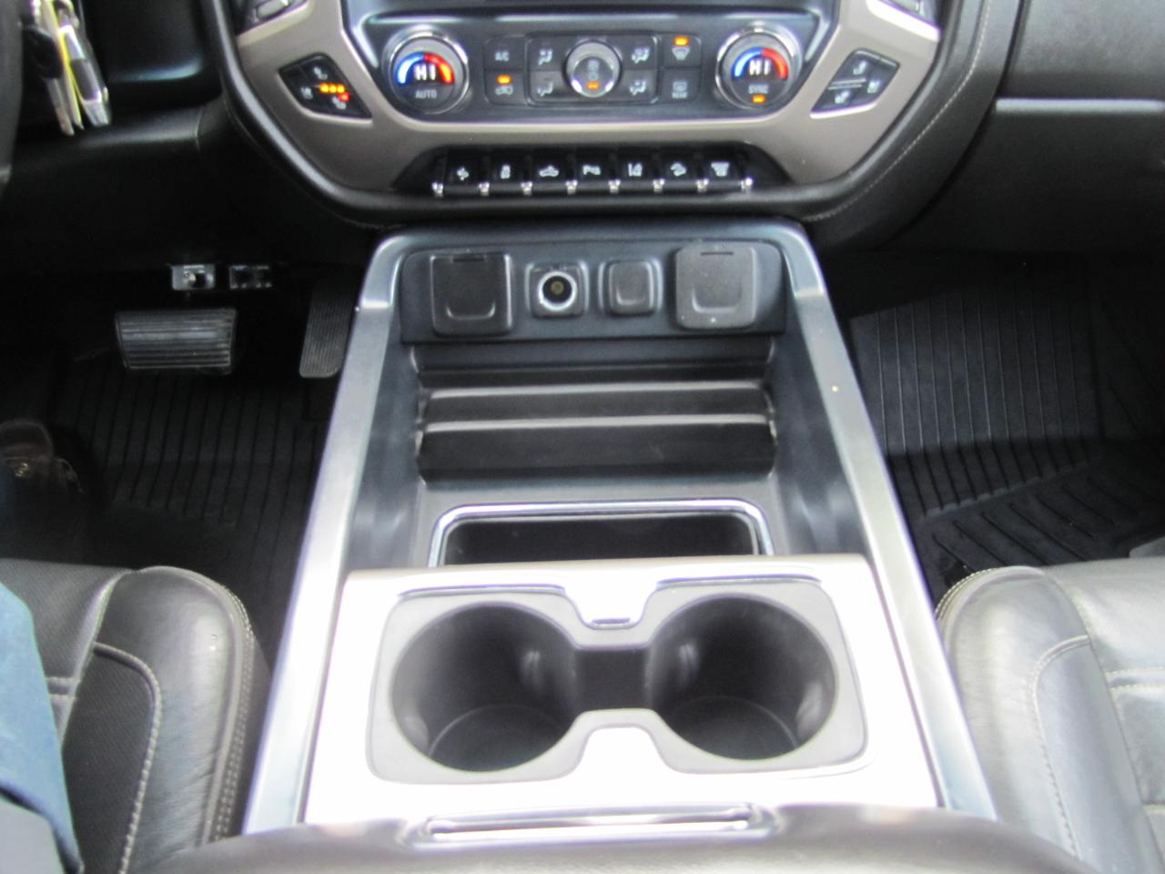 GMC Sierra 3500HD Denali Crew Cab 4WD 2017