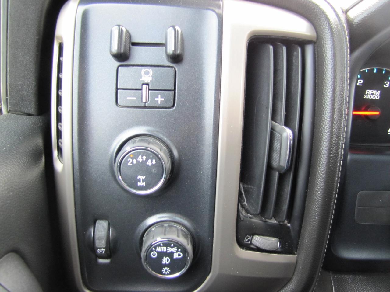 GMC Sierra 3500HD Denali Crew Cab 4WD 2017