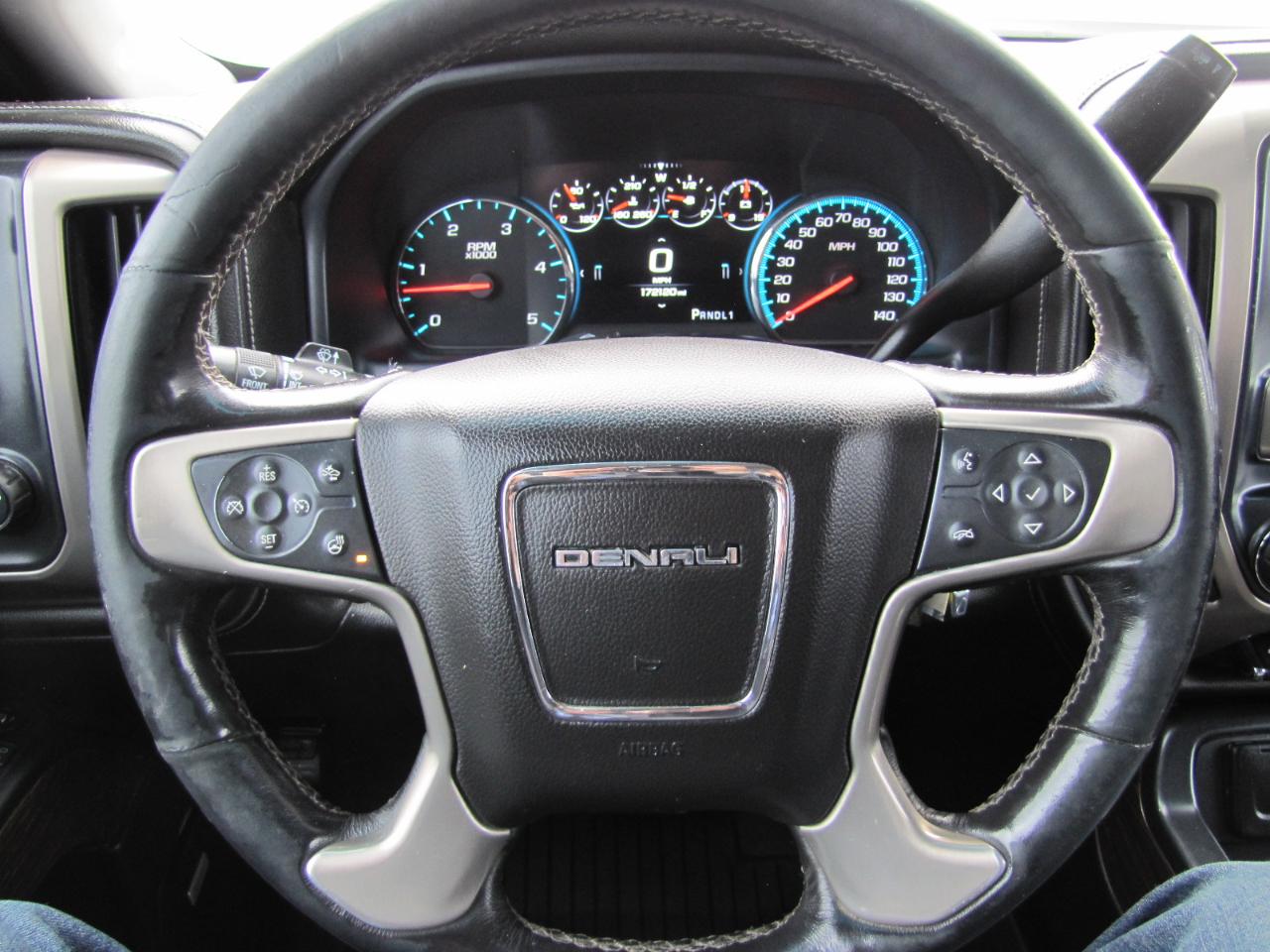 GMC Sierra 3500HD Denali Crew Cab 4WD 2017