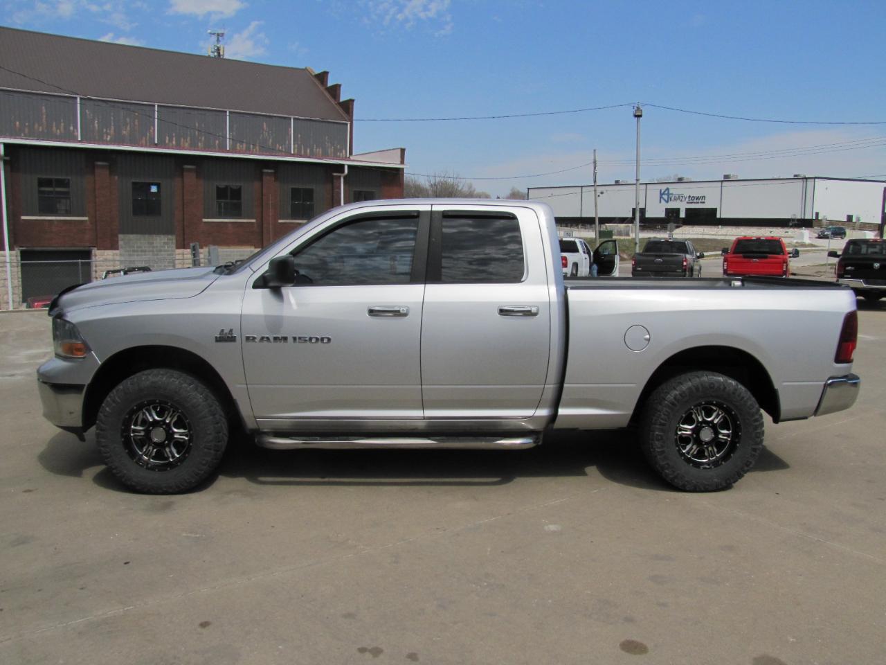 RAM 1500 SLT Quad Cab 4WD 2011