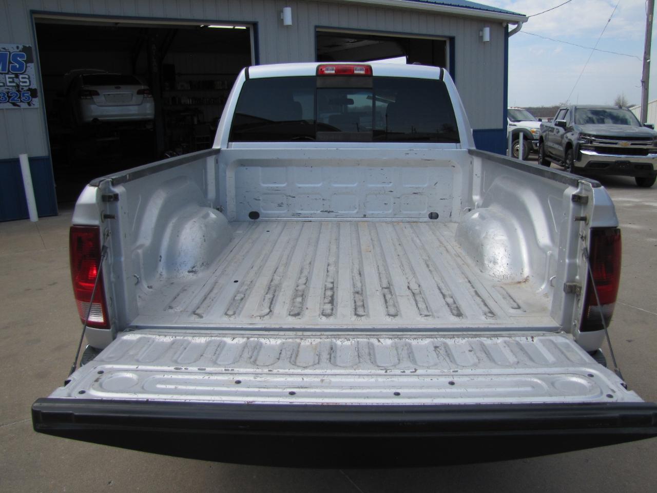 RAM 1500 SLT Quad Cab 4WD 2011