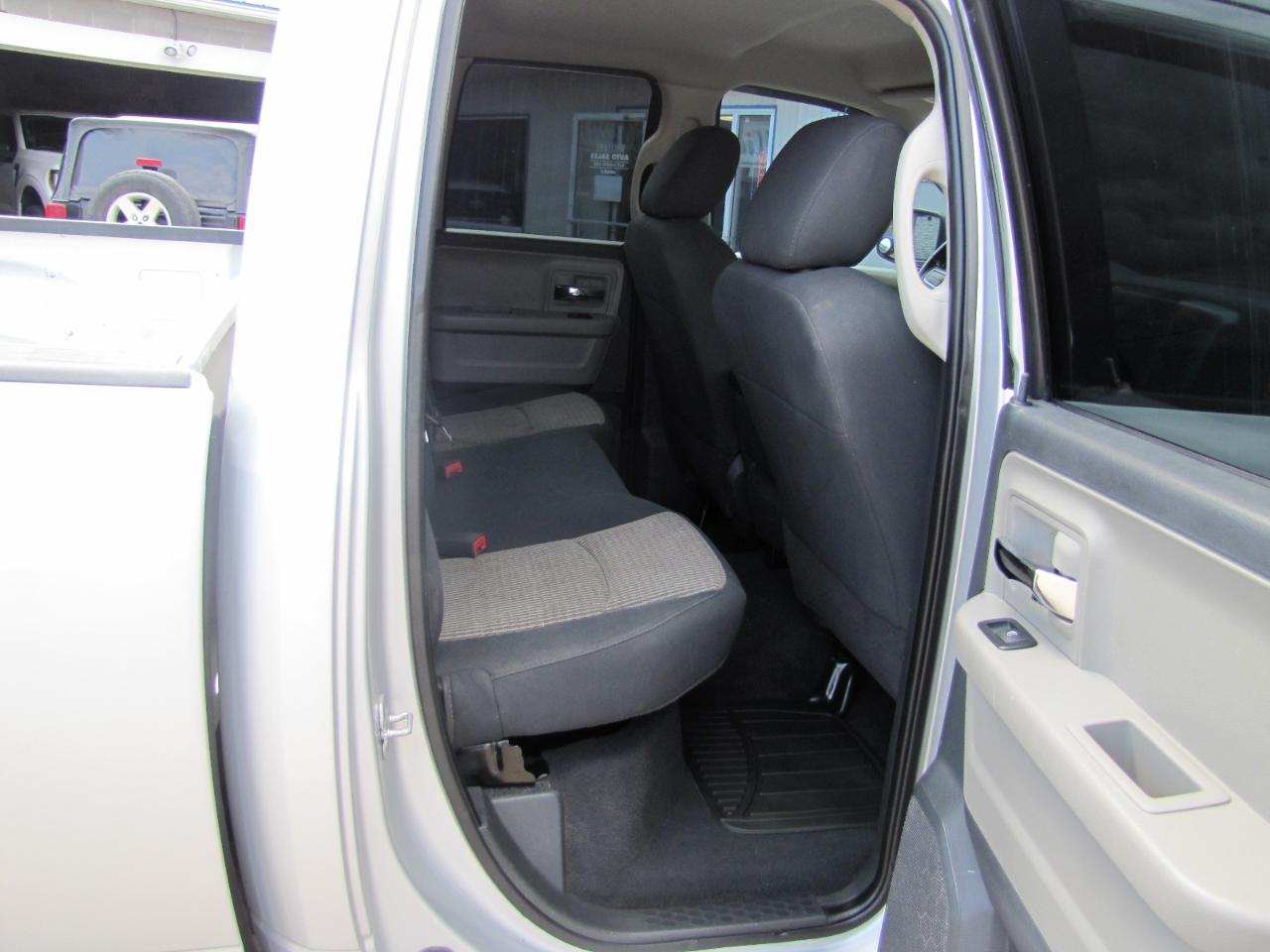 RAM 1500 SLT Quad Cab 4WD 2011