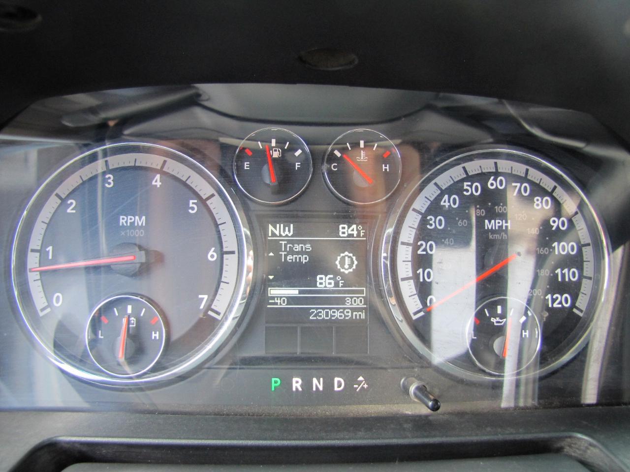 RAM 1500 SLT Quad Cab 4WD 2011