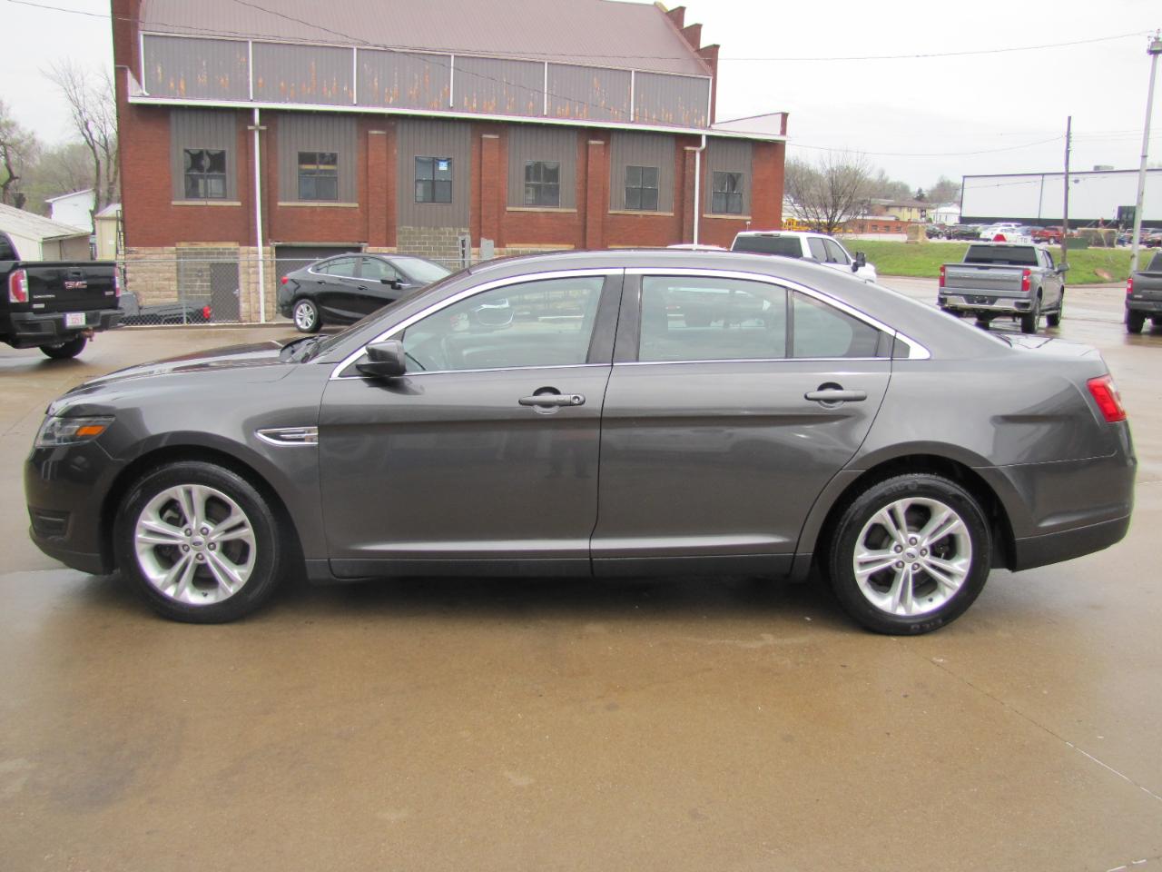 Ford Taurus SEL AWD 2018