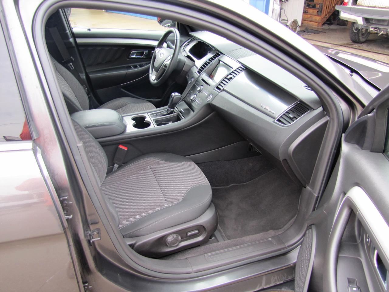 Ford Taurus SEL AWD 2018