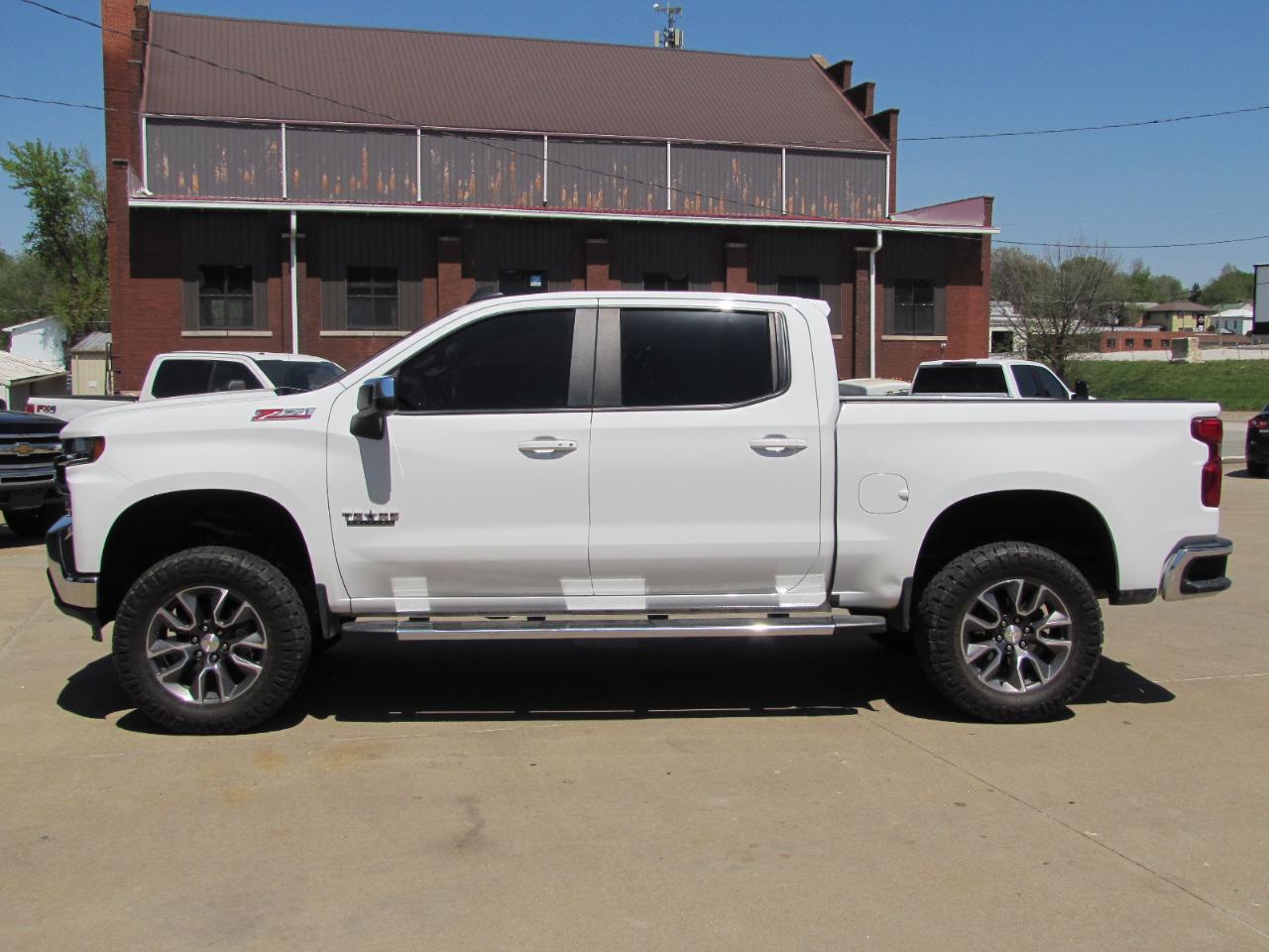 Chevrolet Silverado 1500 LT Crew Cab 4WD 2021