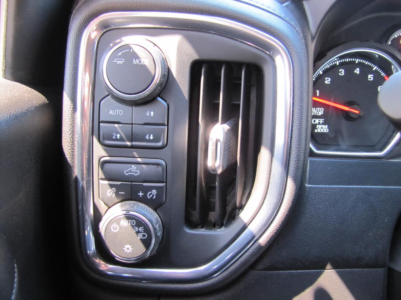 Chevrolet Silverado 1500 LT Crew Cab 4WD 2021