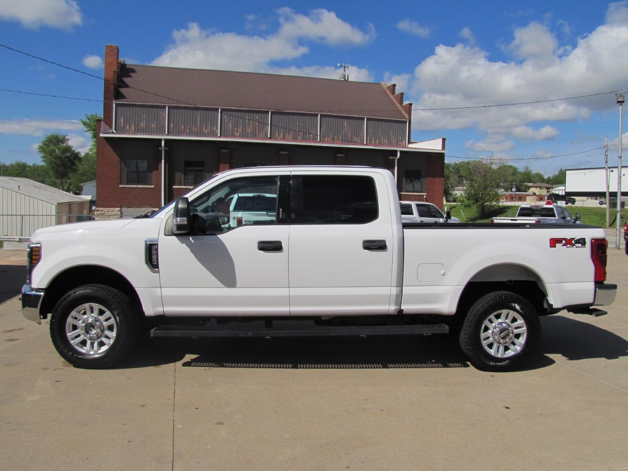 Ford F-250 SD XLT Crew Cab 4WD 2019