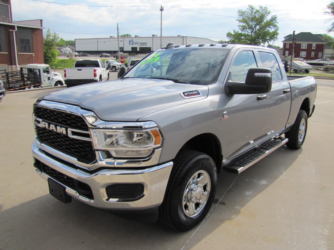 RAM 2500 Tradesman Crew Cab SWB 4WD 2024