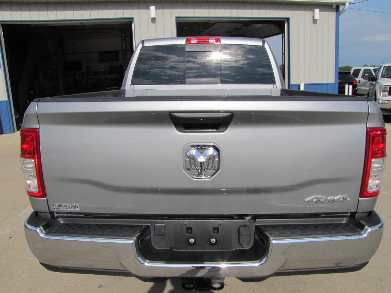 RAM 2500 Tradesman Crew Cab SWB 4WD 2024