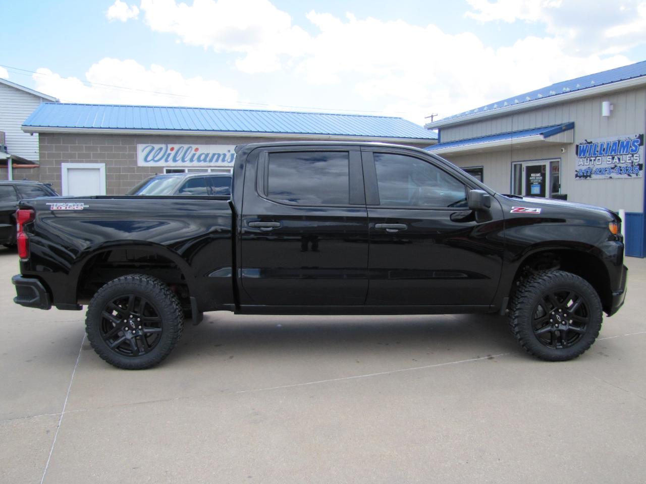 Chevrolet Silverado 1500 Custom Trail Boss Crew Cab Short Box 4WD 2021