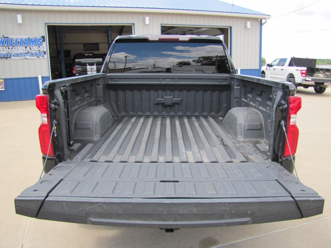 Chevrolet Silverado 1500 Custom Trail Boss Crew Cab Short Box 4WD 2021