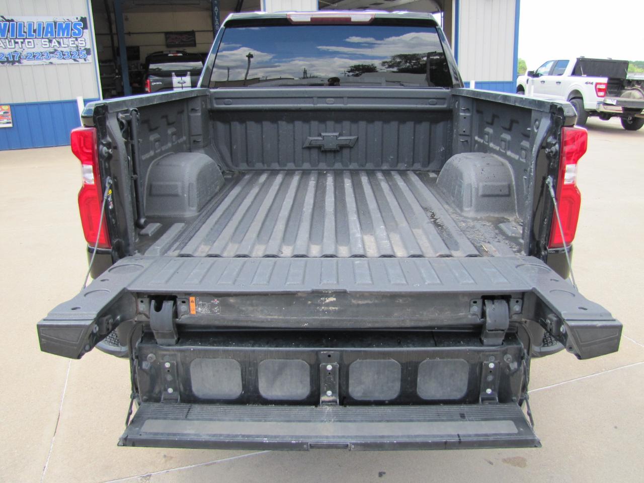 Chevrolet Silverado 1500 Custom Trail Boss Crew Cab Short Box 4WD 2021