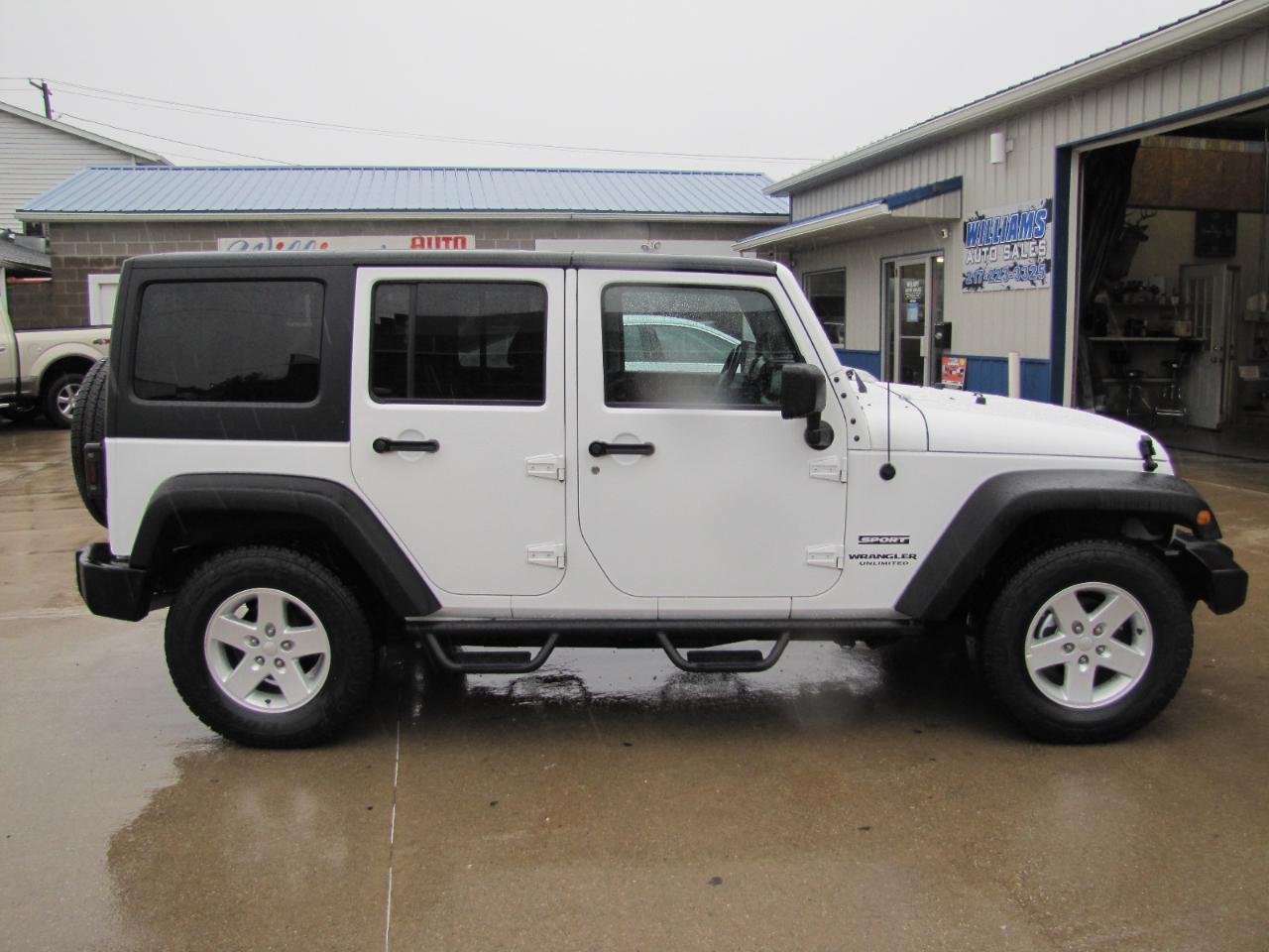 Jeep Wrangler Unlimited Sport 4WD 2017