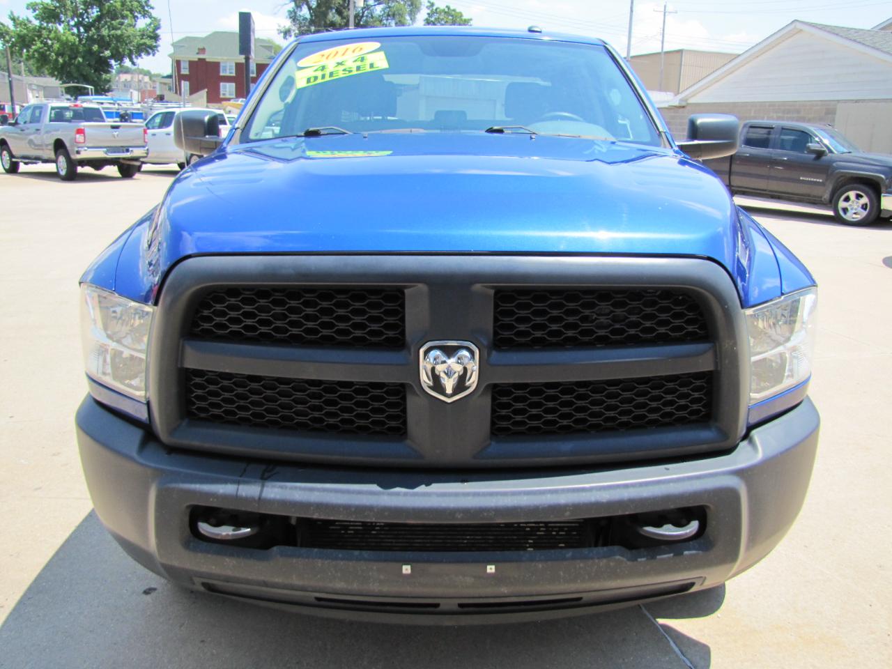 RAM 2500 Tradesman Crew Cab LWB 4WD 2016
